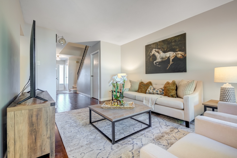 56 Knightsbridge Way, Markham Village